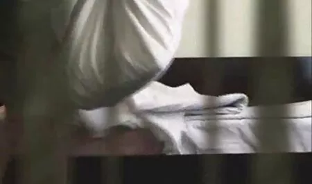 छोटे बालों वाली श्यामला साशा ज़ीमा डॉक्टर सेक्सी मूवी फुल वीडियो एचडी से छेड़खानी करती है